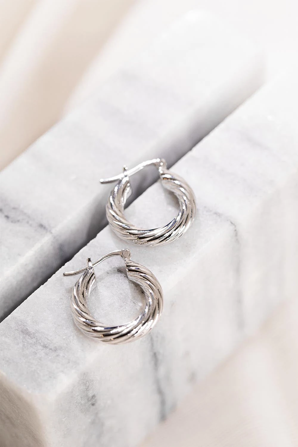 Swirled Hoops Large Silver – Bild 3