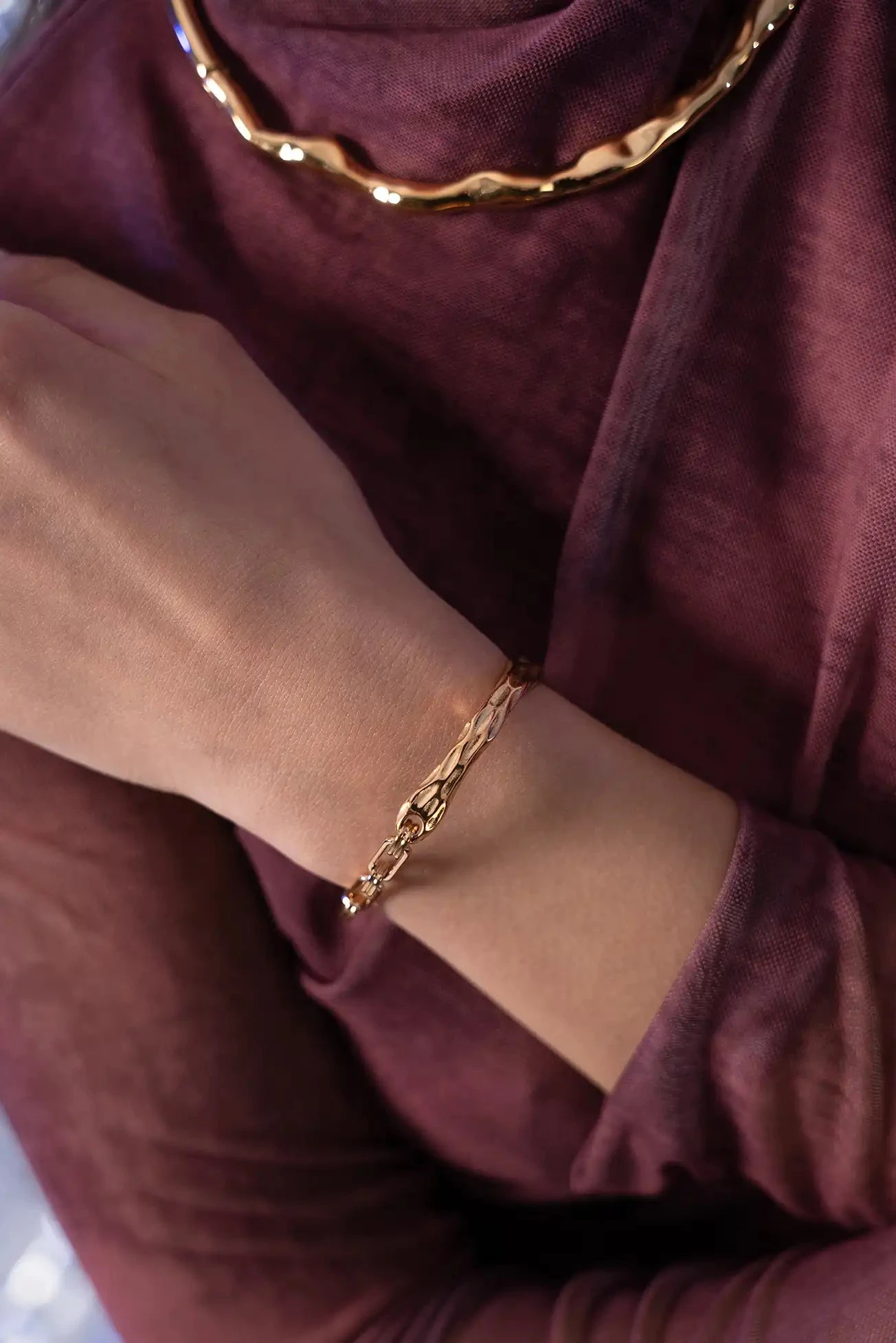 Molten Choker & Studs Set Gold – Bild 5