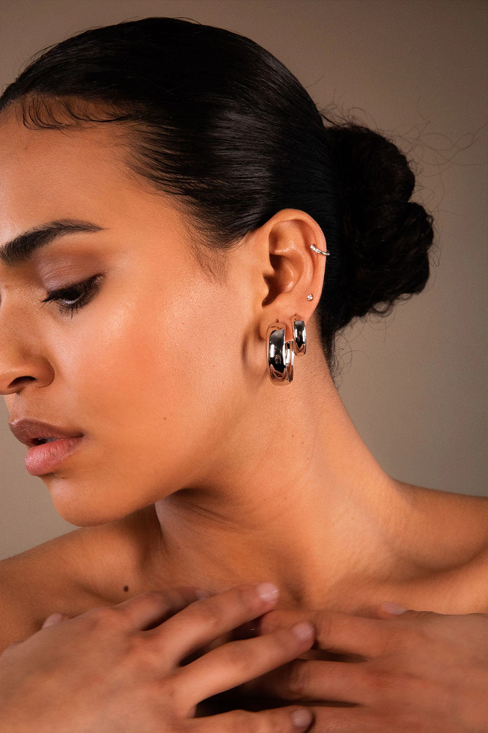 Lola Hoops Small Silver – Bild 3