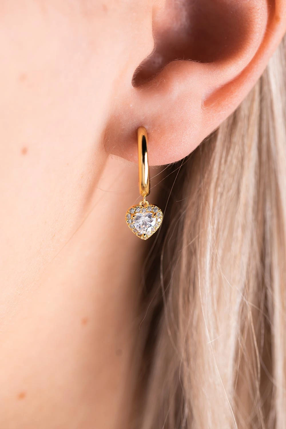 Glamorous Heart Huggies 14K Gold Plated – Bild 2